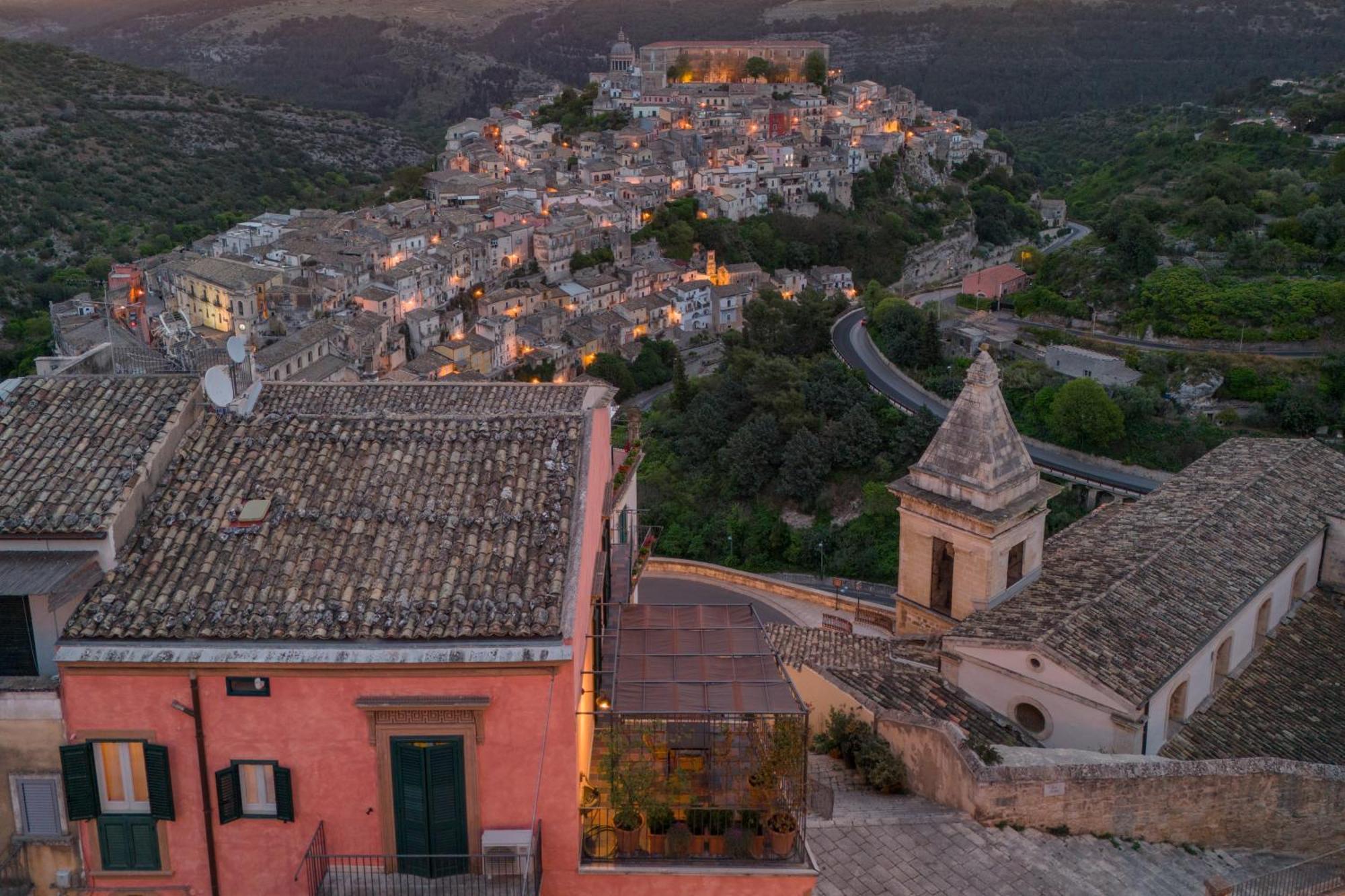 Casa Rosa Lägenhet Ragusa Exteriör bild